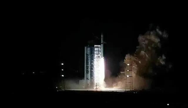 最新！金紫荊衛(wèi)星二號發(fā)射成功，順利入軌
